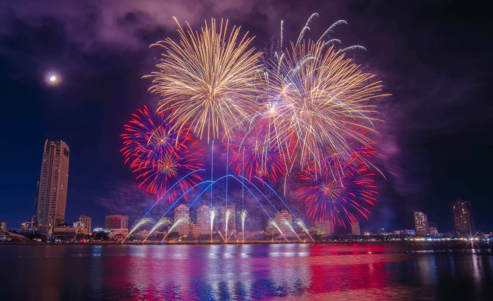 Numerous exciting nighttime events are held at Danang Downtown (Source: Da Nang Downtown)